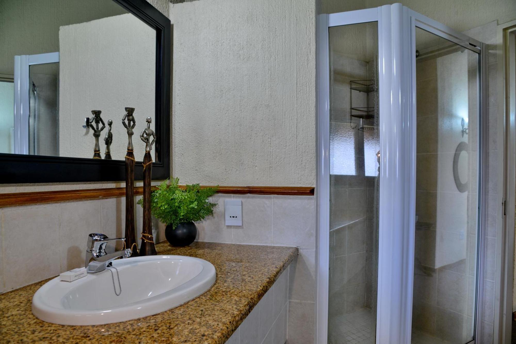 Cambalala - Luxury Units - In Kruger Park Lodge - Serviced Daily, Free Wi-Fi Hazyview Eksteriør bilde